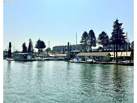 501 NE Bridgeton Road Portland OR 97211