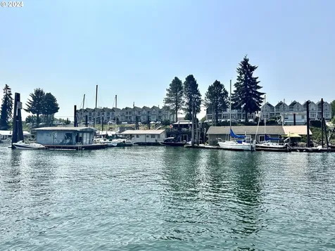 501 NE Bridgeton Road Portland OR 97211