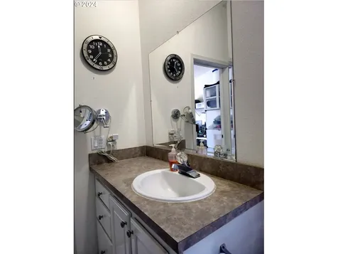 446 Se Port Avenue Lincoln City OR 97367