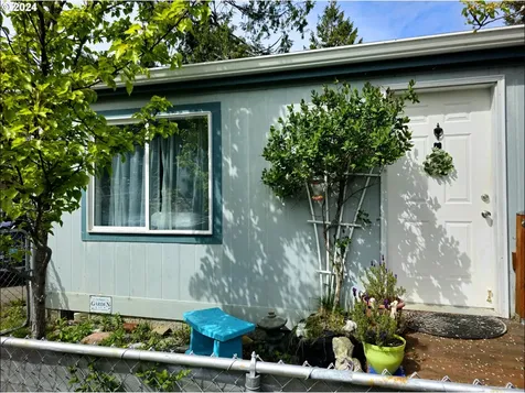 446 Se Port Avenue Lincoln City OR 97367