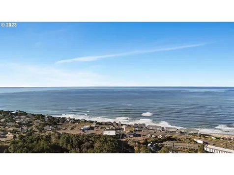 446 Se Port Avenue Lincoln City OR 97367