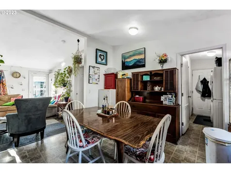 446 Se Port Avenue Lincoln City OR 97367