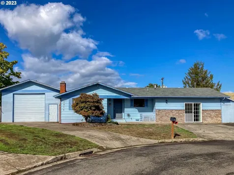 2214 Green Avenue Roseburg OR 97471