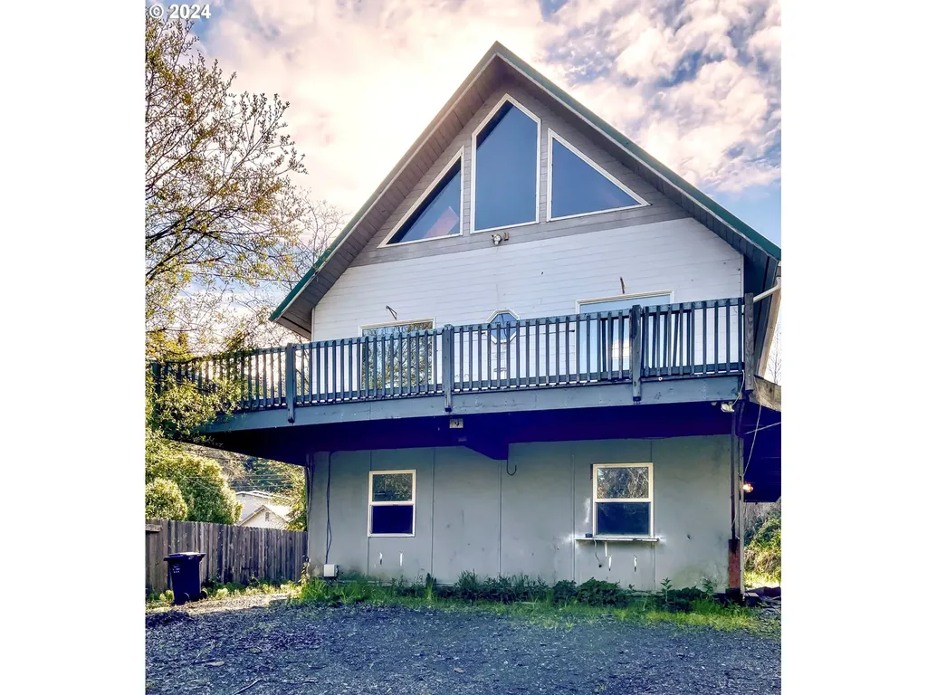 299 S Folsom Court Coquille OR 97423