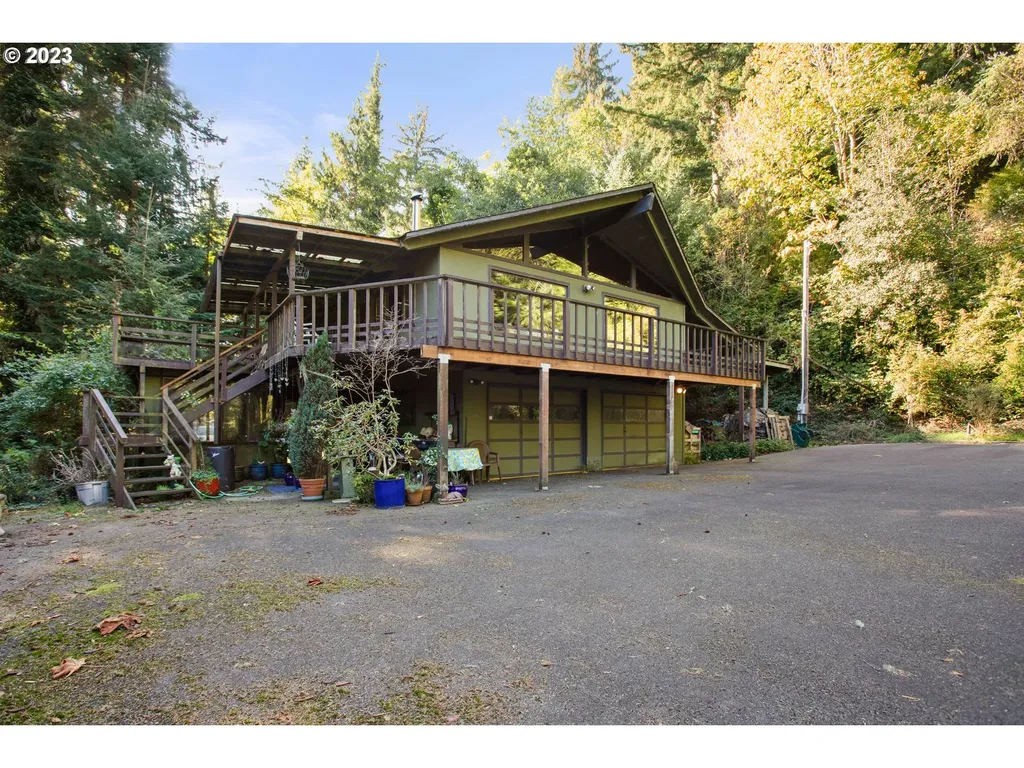 207 Laskey Road Reedsport OR 97467