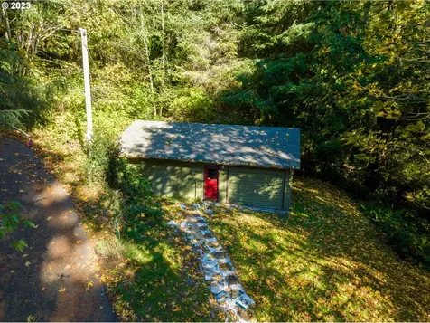 207 Laskey Road Reedsport OR 97467