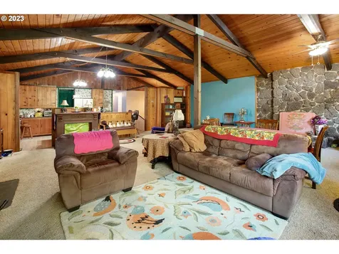207 Laskey Road Reedsport OR 97467
