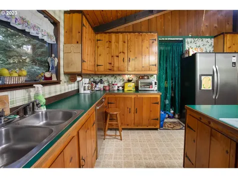 207 Laskey Road Reedsport OR 97467