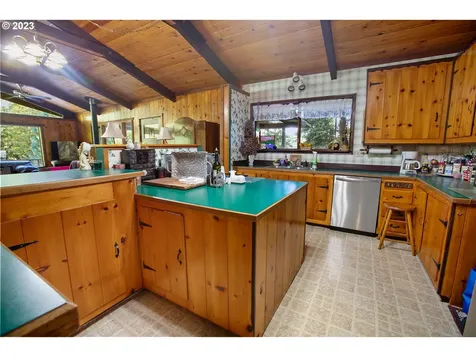 207 Laskey Road Reedsport OR 97467