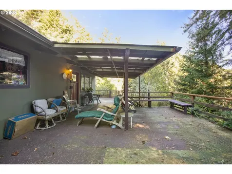 207 Laskey Road Reedsport OR 97467