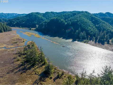 207 Laskey Road Reedsport OR 97467