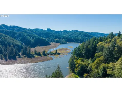 207 Laskey Road Reedsport OR 97467