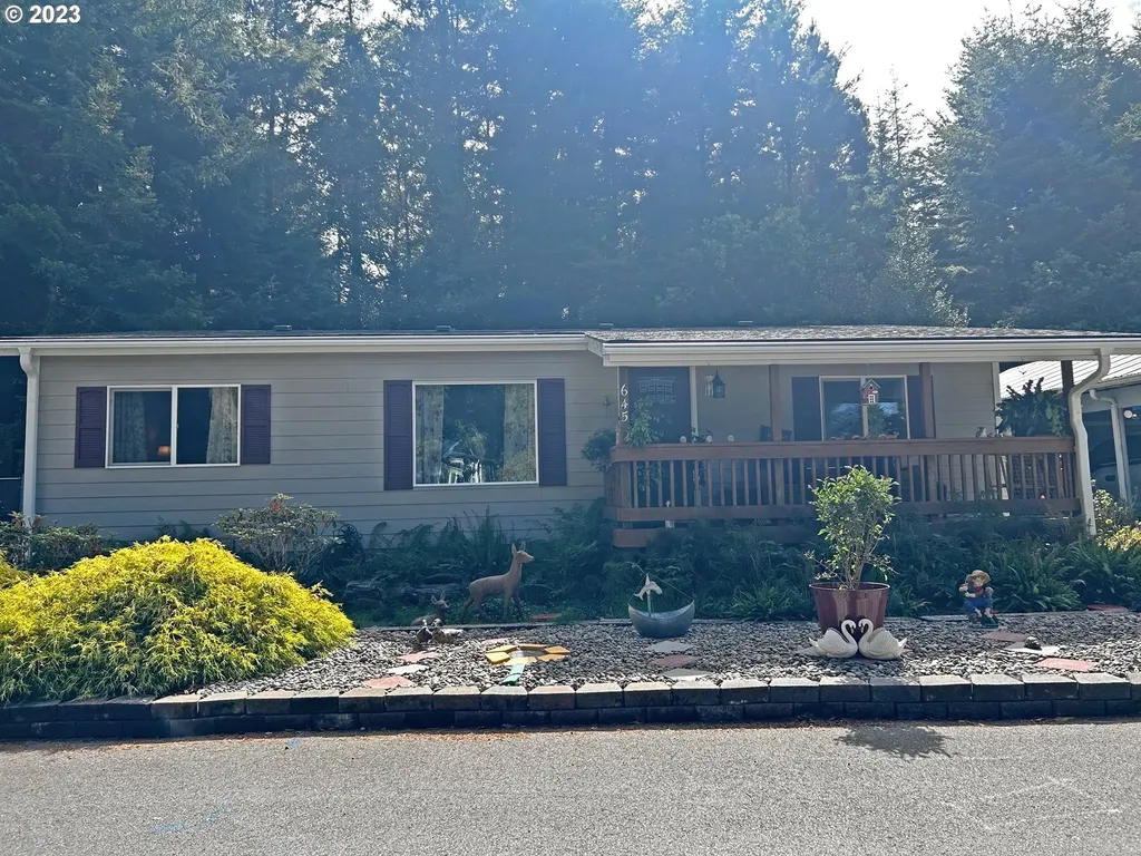 645 Village Pines Drive Coos Bay OR 97420