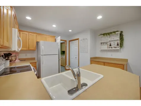 1622 SW Alexandria Street Mcminnville OR 97128