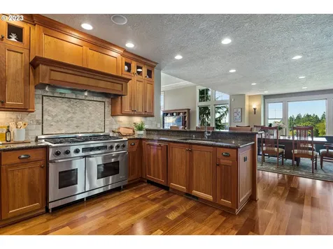 9929 Champoeg Road NE Aurora OR 97002