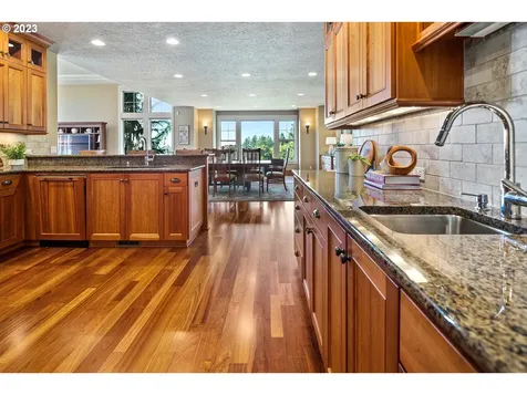 9929 Champoeg Road NE Aurora OR 97002