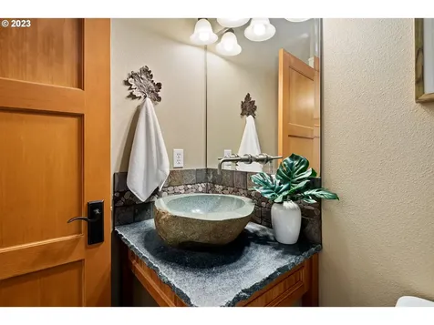 9929 Champoeg Road NE Aurora OR 97002