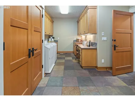 9929 Champoeg Road NE Aurora OR 97002