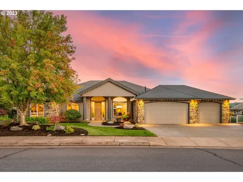 710 Hazeltine Avenue Se Salem OR 97306