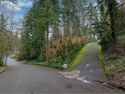 3014 SW Nottingham Drive Portland OR 97201