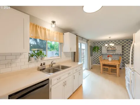 420 S Lincoln Street Newberg OR 97132