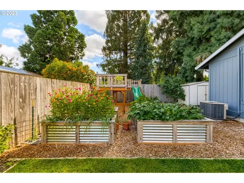 420 S Lincoln Street Newberg OR 97132