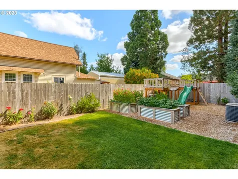 420 S Lincoln Street Newberg OR 97132