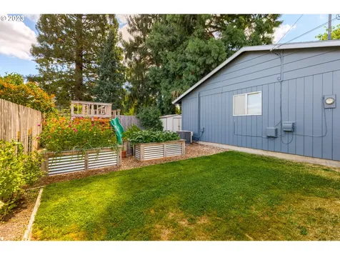 420 S Lincoln Street Newberg OR 97132
