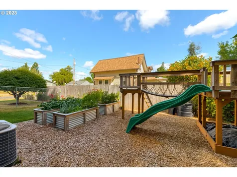 420 S Lincoln Street Newberg OR 97132