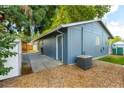 420 S Lincoln Street Newberg OR 97132