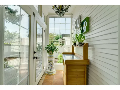2605 Se 67th Avenue Portland OR 97206