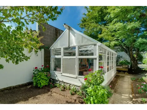 2605 Se 67th Avenue Portland OR 97206