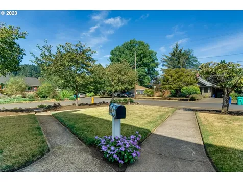 2605 Se 67th Avenue Portland OR 97206