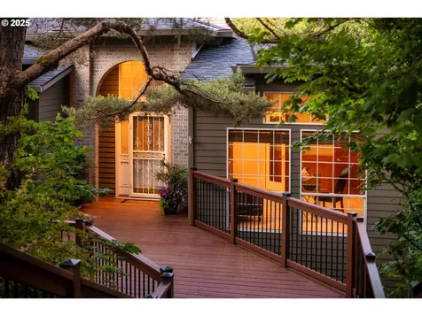 262 NW Royal Boulevard Portland OR 97210