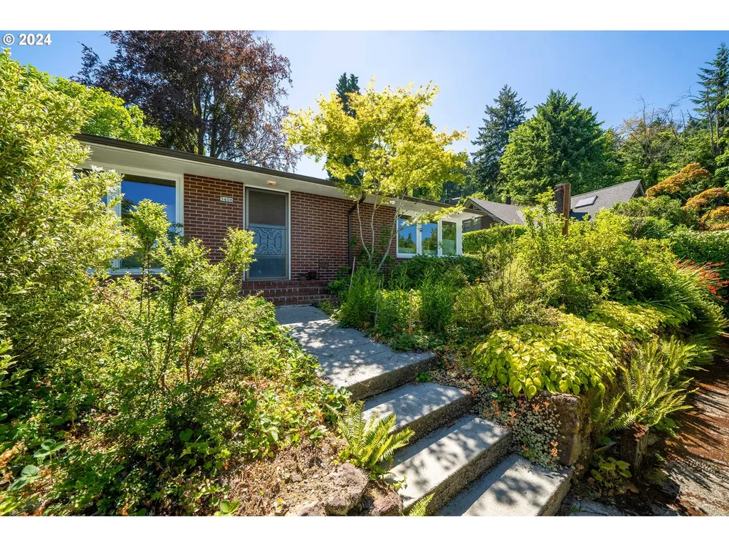 3406 Nw Thurman Street Portland OR 97210