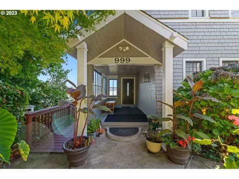 999 N 3rd Street Coos Bay OR 97420