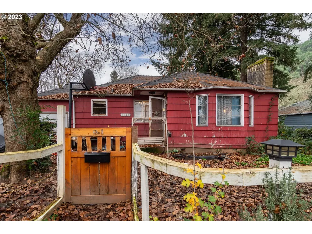 911 W Fairhaven Street Roseburg OR 97471