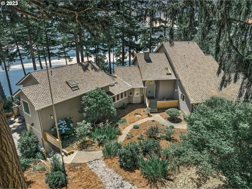 893 Nw Highland Drive Waldport OR 97394
