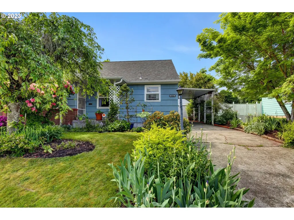 1926 Ne Cramer Street Portland OR 97211