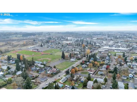 122 N Cole Avenue Molalla OR 97038