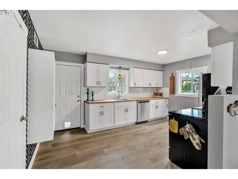 122 N Cole Avenue Molalla OR 97038