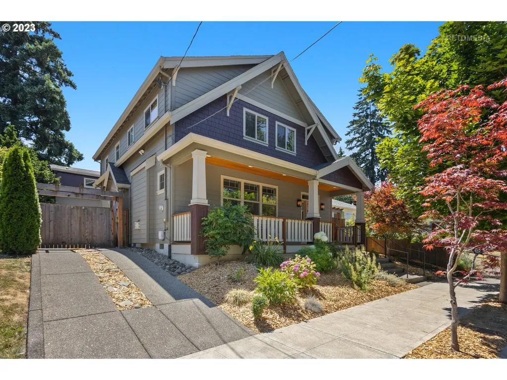 2116 Ne Rosa Parks Way Portland OR 97211