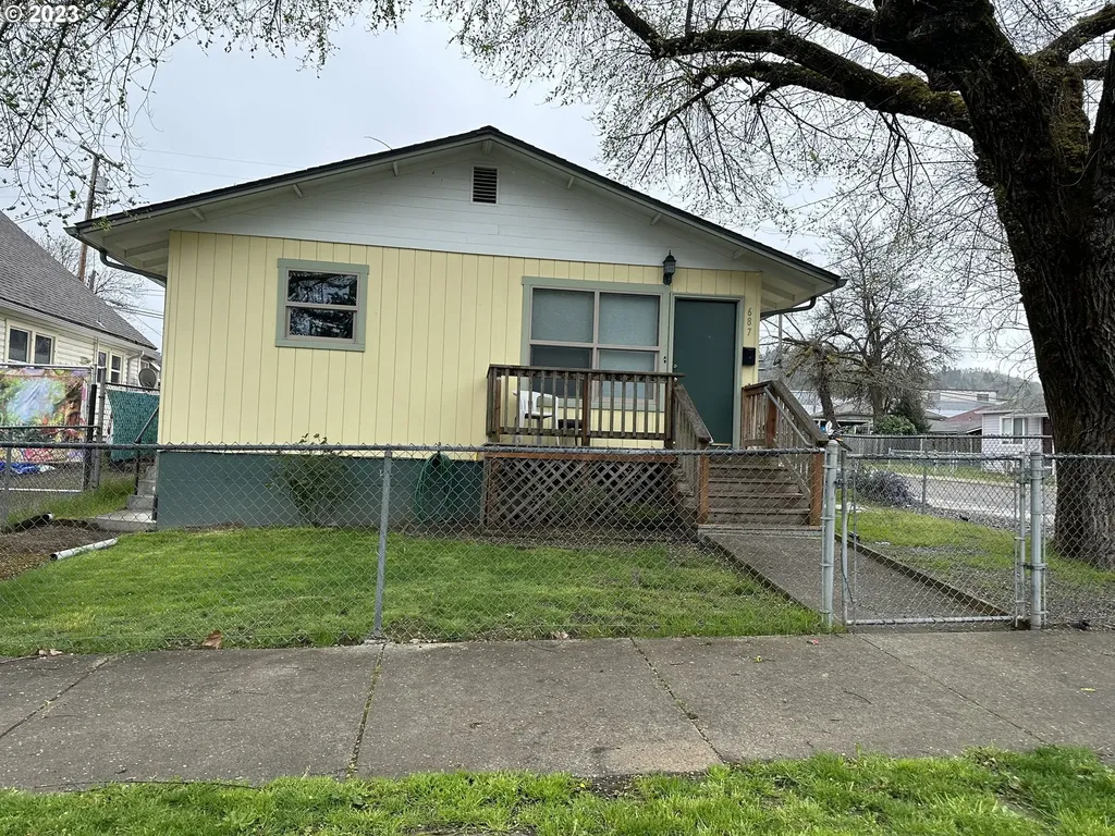 316 Se Cass Avenue Roseburg OR 97470