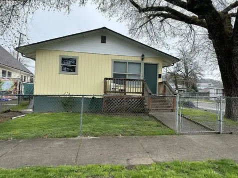 316 Se Cass Avenue Roseburg OR 97470