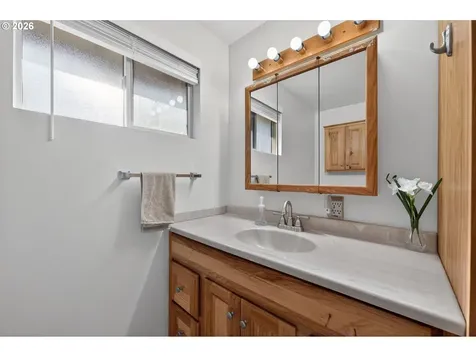 2412 SW Wickiup Avenue Redmond OR 97756