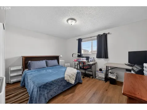 2412 SW Wickiup Avenue Redmond OR 97756