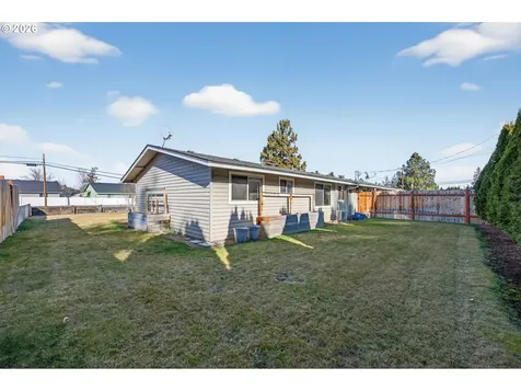 2412 SW Wickiup Avenue Redmond OR 97756