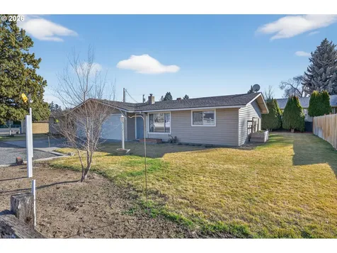 2412 SW Wickiup Avenue Redmond OR 97756