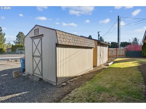 2412 SW Wickiup Avenue Redmond OR 97756