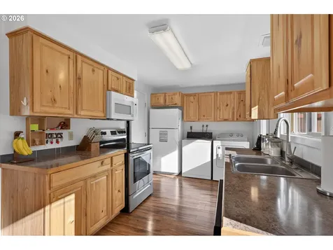 2412 SW Wickiup Avenue Redmond OR 97756
